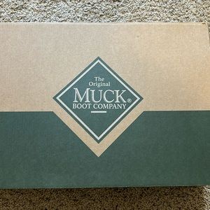 BRAND NEW Muck boots